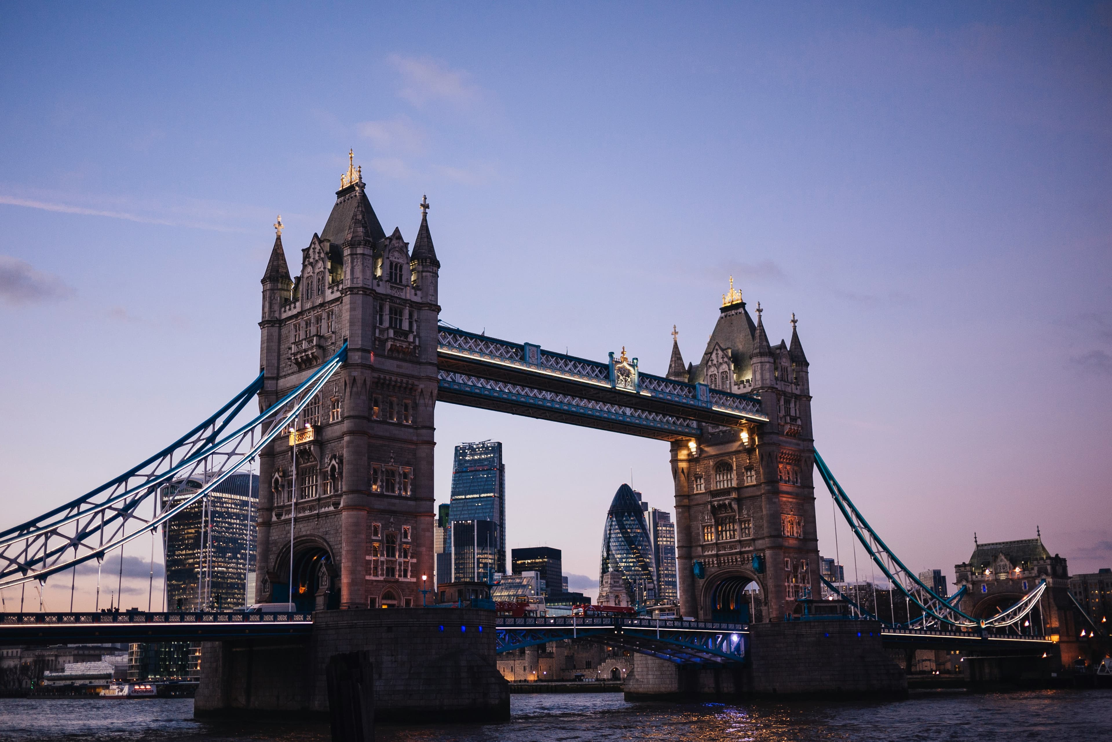 Business aviation at airports in United Kingdom